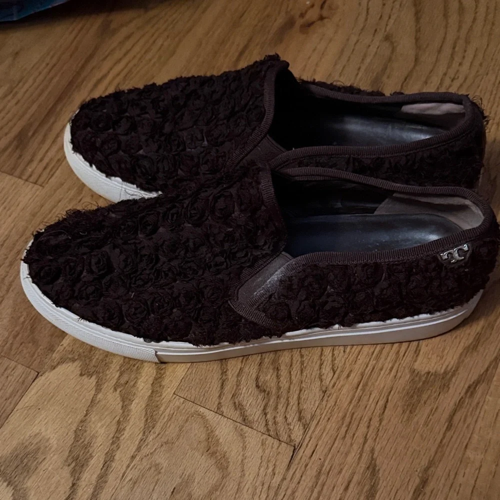 Tory Burch Women's Brown Floral Textured Slip-On Loafers